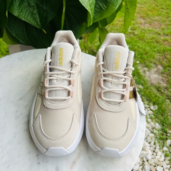 ✨🤍Adidas wonderful day 🤍✨Brand New ✨Size 9 - Picture 3 of 6